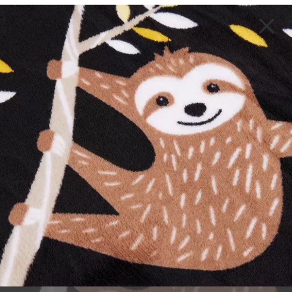 NWT- Super Soft Cozy Warm- Brown & Black- Sloth 🦥 Throw Blanket 50x60 - Picture 2 of 3